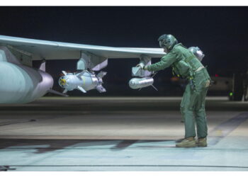 'Bombardato un deposito di armi sotterraneo'