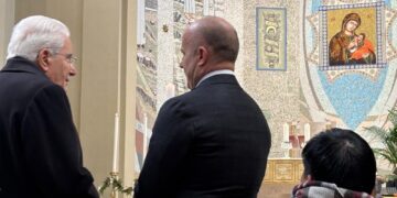 La messa esequiale celebrata dal cardinale Reina