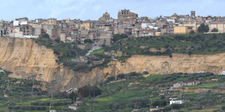 Fa rabbia sentire che ad aiutare sono stati solo i volontari