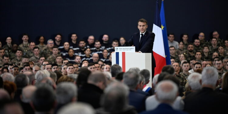 Dopo i primi 15 militari sbarcati oggi