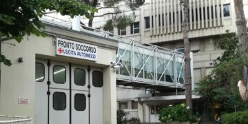 Il caso di un paziente a Senigallia (Ancona). "Poco personale