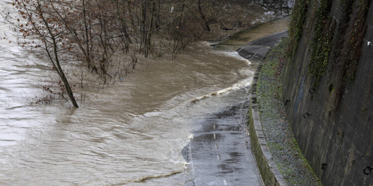 Piogge e venti di burrasca a causa di tre perturbazioni