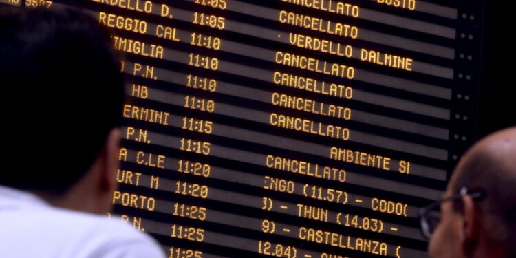 In mattinata la linea è stata fortemente rallentata in prossimità di Capo Bonifati