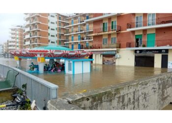 Forti mareggiate al quartiere Lido