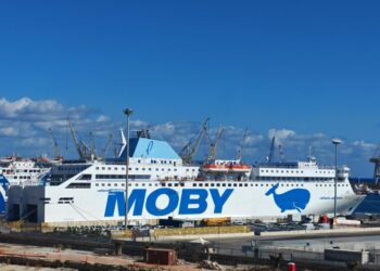 Interrotti anche i collegamenti con la Corsica