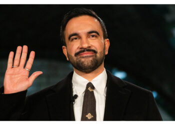 Discorso davanti a folla esultante di migliaia di persone dopo il giuramento