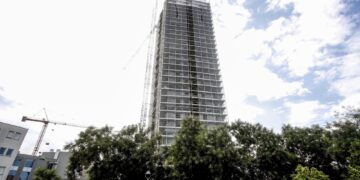 La pene più alte richieste in relazione a quei pannelli che presero fuoco