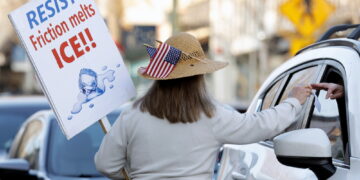 Terza sparatoria che coinvolge agenti governativi nella citta'