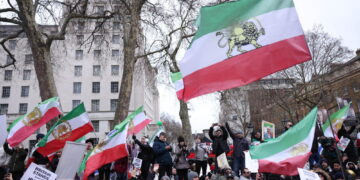 Telegraph: 'In corso operazioni informatiche per punire leadership del paese'