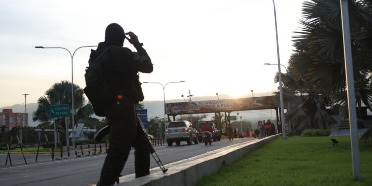 Il leader venezuelano e la moglie saranno sottoposti alle procedure previste