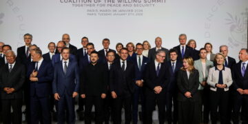 'Partecipazione alla forza multinazionale volontaria e nel rispetto delle costituzioni'