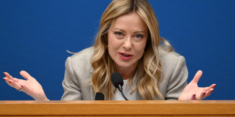 Dobbiamo cercare di ridurre al minimo solitudine e difficoltà