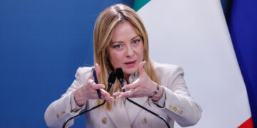 Arrivata in aereo a Catania accompagnata da Ciciliano