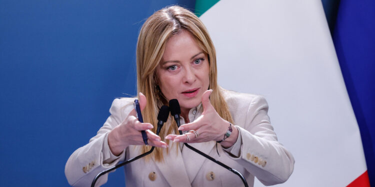 Arrivata in aereo a Catania accompagnata da Ciciliano