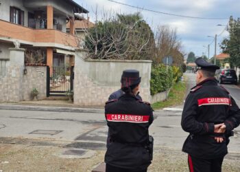 Entrato con un complice in una villa
