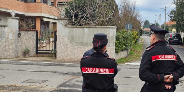 Entrato con un complice in una villa