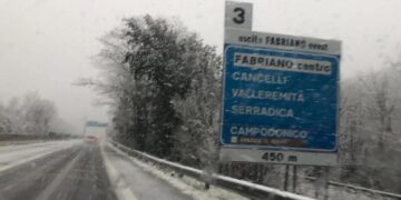 Nevicate da Fabriano a Serravalle di Chienti e sulle cime più alte