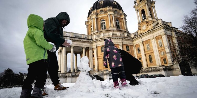 Qualche fiocco nella notte nel Cuneese e nell'Astigiano
