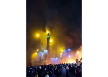 Manifestazioni a Teheran contro la repubblica islamica