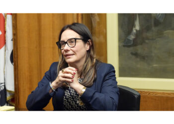 Fino a 400 euro per chi assiste 13 ore al giorno con Isee sotto i 15mila euro