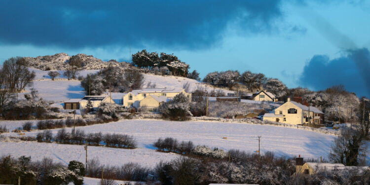 Colpita soprattutto la Scozia. Emessa anche un'allerta sanitaria per il freddo