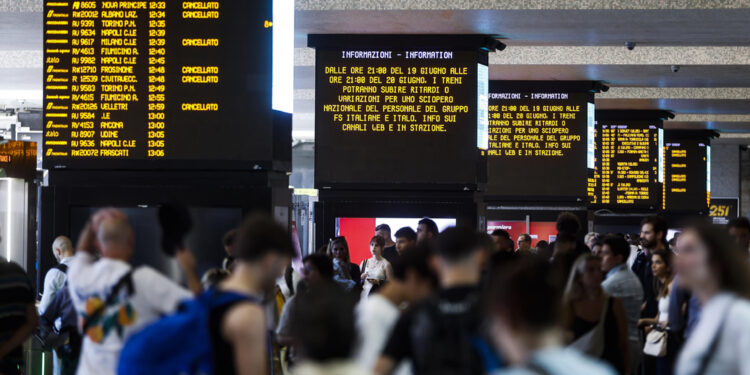 Domani disagi negli aeroporti milanesi e in serata stop di 24 ore delle Ferrovie
