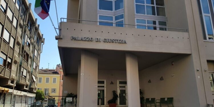 E' coinvolto insieme ad altri per violazioni tributarie