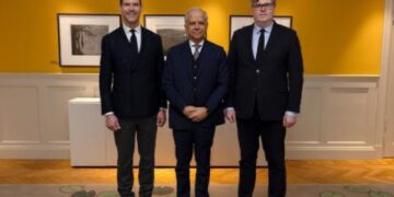 Il ministro visita anche la sede della polizia nazionale