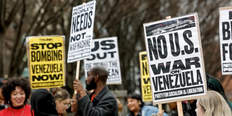 Manifestazioni da Boston a Times Square a New York