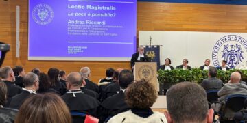 Lectio a Udine dell'ex ministro. Appello all'università: serve nuovo umanesimo