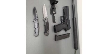 A casa dei due italiani sequestrati un coltello e tre pugnali