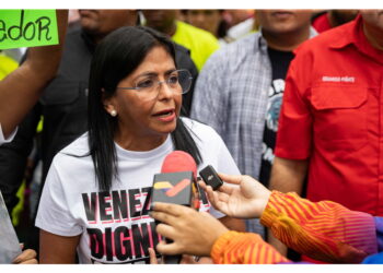 La presidente ad interim venezuelana presiede la sua prima riunione di gabinetto