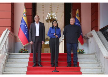 La presidente ad interim del Venezuela rischia sanzioni da parte degli Usa e dell'Ue