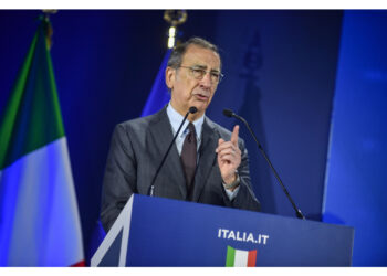 Il ministro aveva sostenuto ieri che il sindaco 'scopre solo ora la sicurezza'