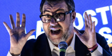 'Sarà nel pacchetto sicurezza. Sbagliato indagare poliziotto a Milano'