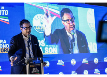 Leader Lega 'giovane aveva estratto una pistola per questo è stato colpito'