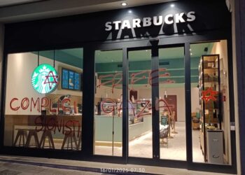 Sono comparse anche sulle vetrine di uno Starbucks