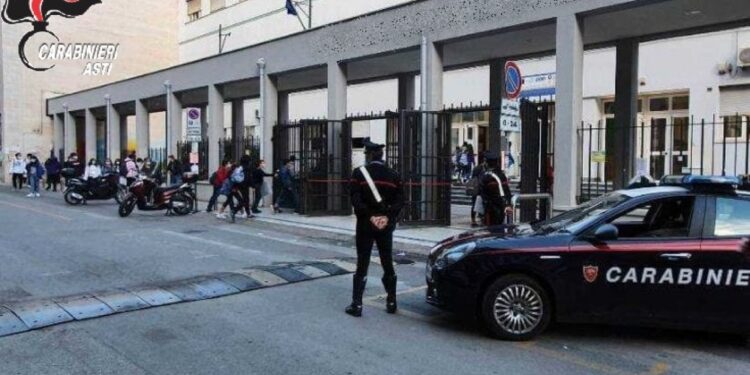 Minorenne sorpreso da un'insegnante