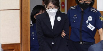 Scagionata da aggiotaggio e violazione leggi sui finanziamenti alla politica