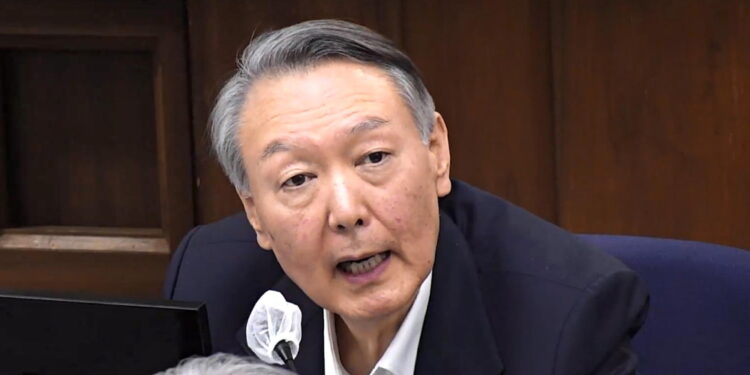 Prima sentenza su capi d'accusa come l'ostruzione alla giustizia