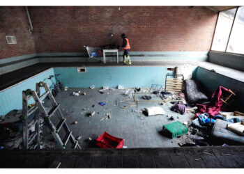 In 28 identificati dalla polizia