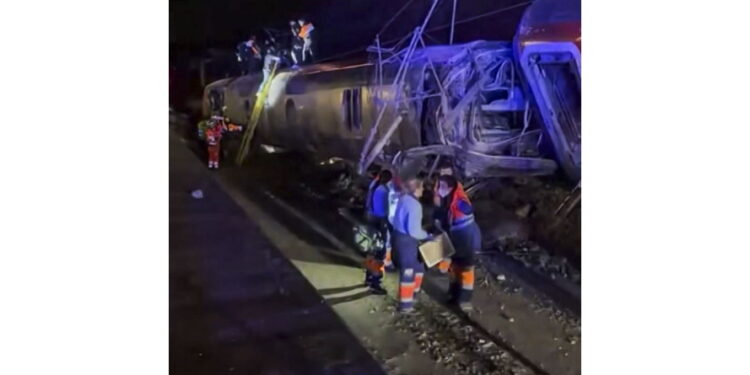 Almeno un centinaio i feriti dei quali 25 in gravi condizioni