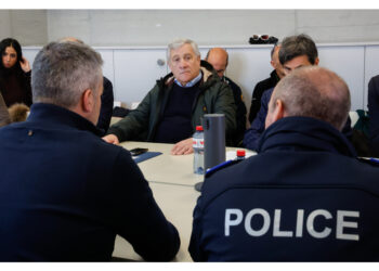 'L'uso di piccoli fuochi d'artificio nel locale non sembra una scelta responsabile'