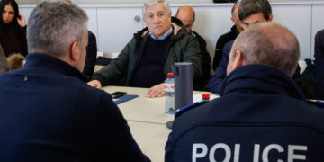 'L'uso di piccoli fuochi d'artificio nel locale non sembra una scelta responsabile'