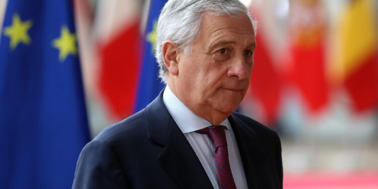 Per chiedere chiarimenti sul caso dei carabinieri bloccati da un colono