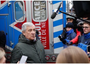 'Mi pare privo di senso mettere fuochi pirotecnici in un posto al chiuso'