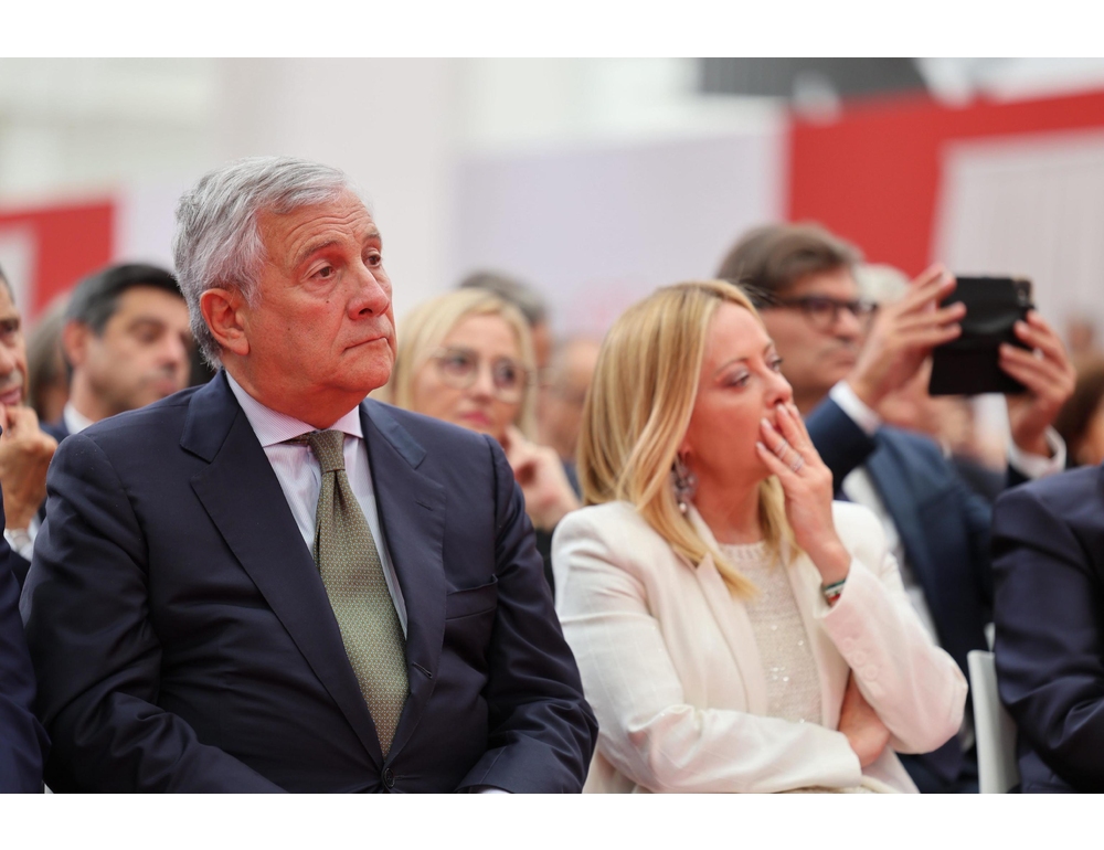 Tajani, su Crans-Montana in costante contatto con Meloni