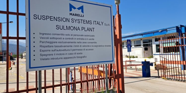 'In fabbrica con temperature sotto i 4 gradi