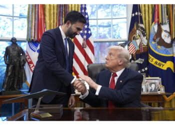 Axios: 'Non è chiaro di che parlino e con quale frequenza'