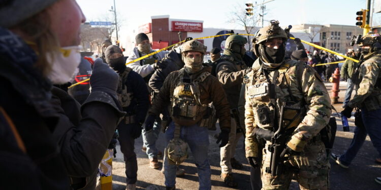 E su Truth posta la presunta pistola della vittima. 'Dov'e' la polizia locale?'